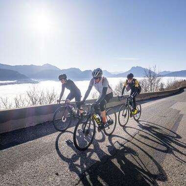 Tour du lac par les cols - Fahrradrouten