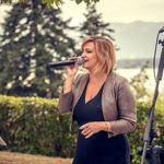 Soirée Dîner spectacle : Méga Hits 90's/2000's avec Sandrine Costa